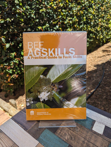 Bee AGSKILLS A practical guide to farm skills